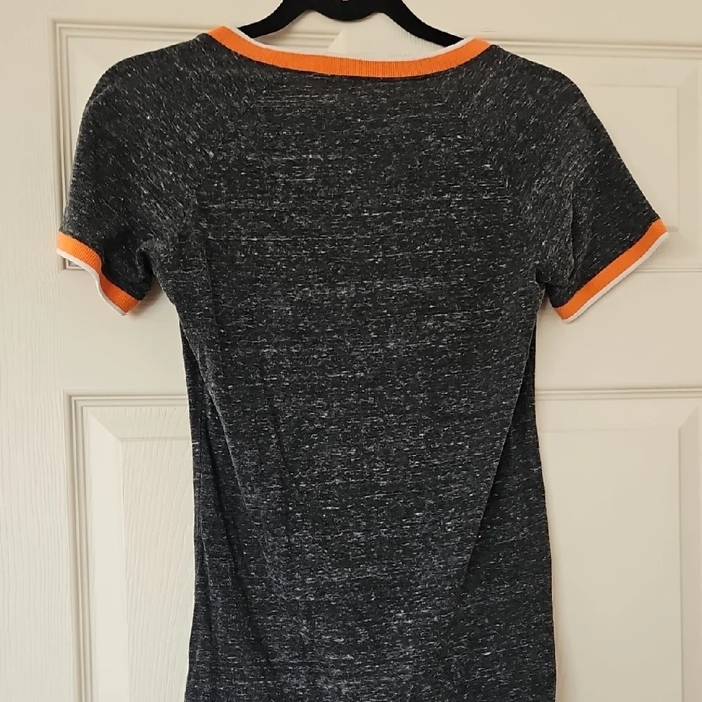 5th & Ocean Black and Orange V-Neck Kids Tee - Picture 2 of 7